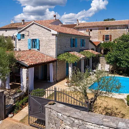 Mediterranes Steinhaus Mit Privatpool, Sauna, Meerblick, Kamin, Sommerkueche Vošteni