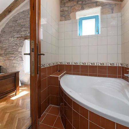 Nyaraló Mediterranes Steinhaus Mit Privatpool, Sauna, Meerblick, Kamin, Sommerkueche
