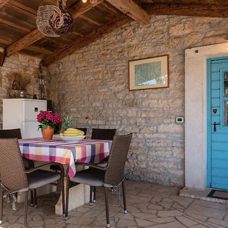 Nyaraló Mediterranes Steinhaus Mit Privatpool, Sauna, Meerblick, Kamin, Sommerkueche Vošteni