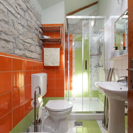 Mediterranes Steinhaus Mit Privatpool, Sauna, Meerblick, Kamin, Sommerkueche