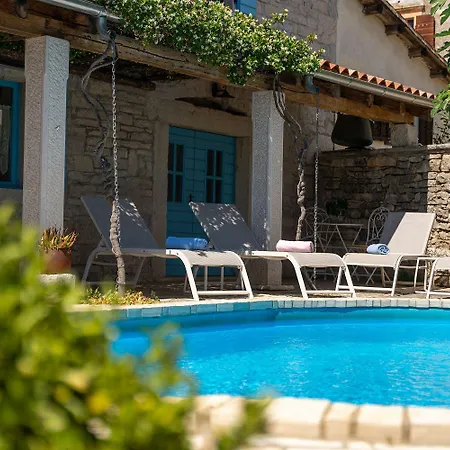 Mediterranes Steinhaus Mit Privatpool, Sauna, Meerblick, Kamin, Sommerkueche *